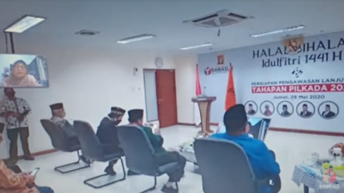 Bawaslu Ngada Mengikuti Kegiatan Halal Bihalal Idul Fitri 1441 H dan Persiapan Pengawasan Tahapan Pilkada 2020 Melalui Aplikasi Zoom