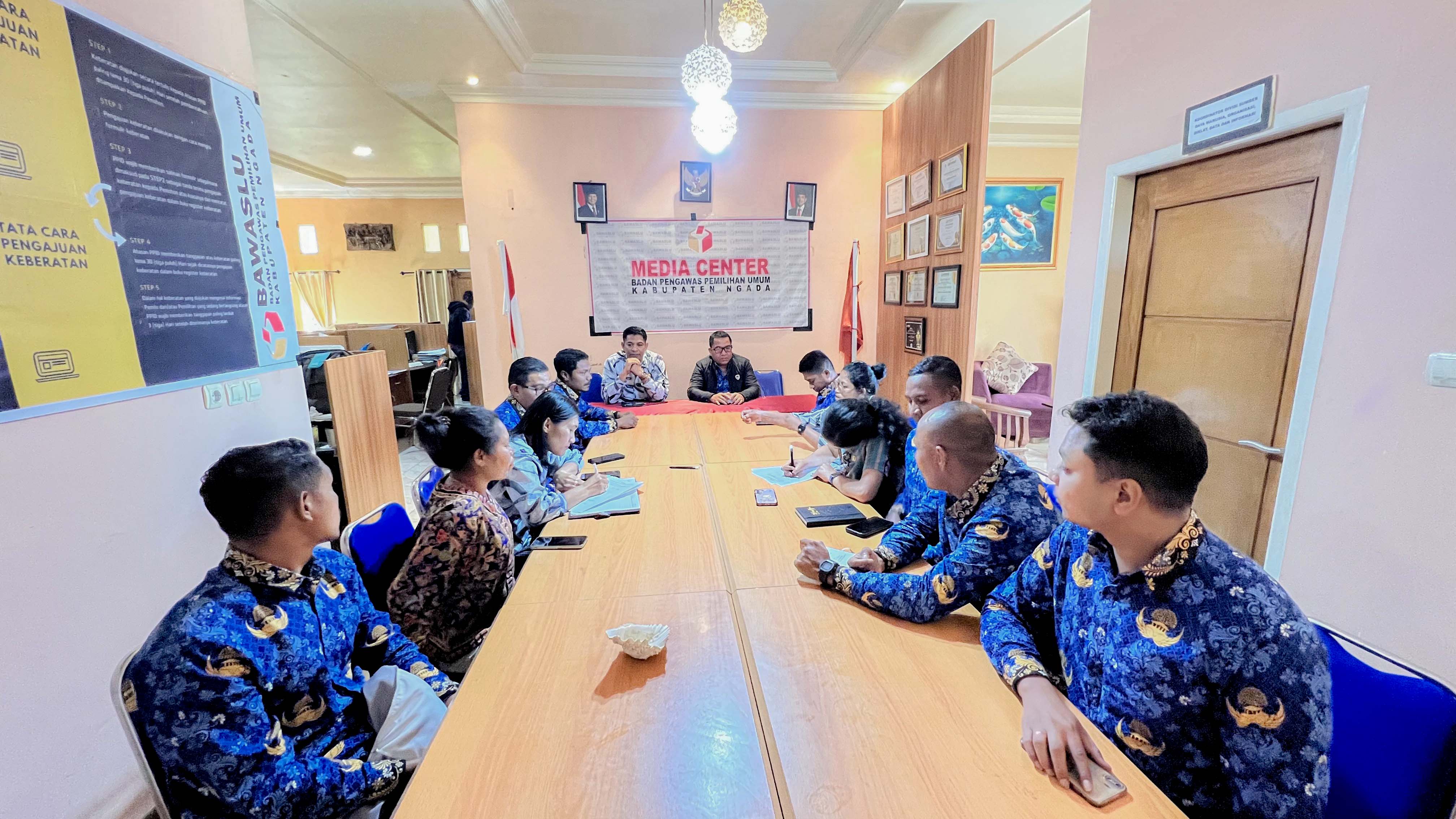 Penguatan Layanan Advokasi Hukum Jadi Fokus Rapat Internal Bawaslu Kabupaten Ngada