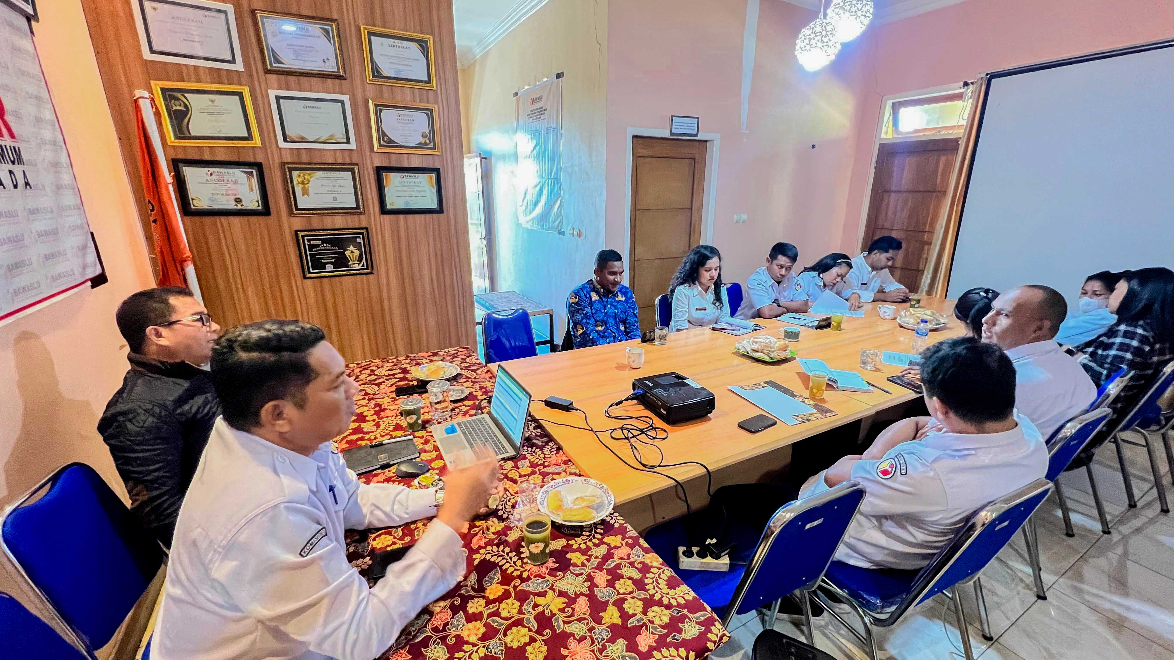Optimalisasi Pelaksanaan Program, Bawaslu Ngada Gelar Rapat Monitoring dan Pelaporan