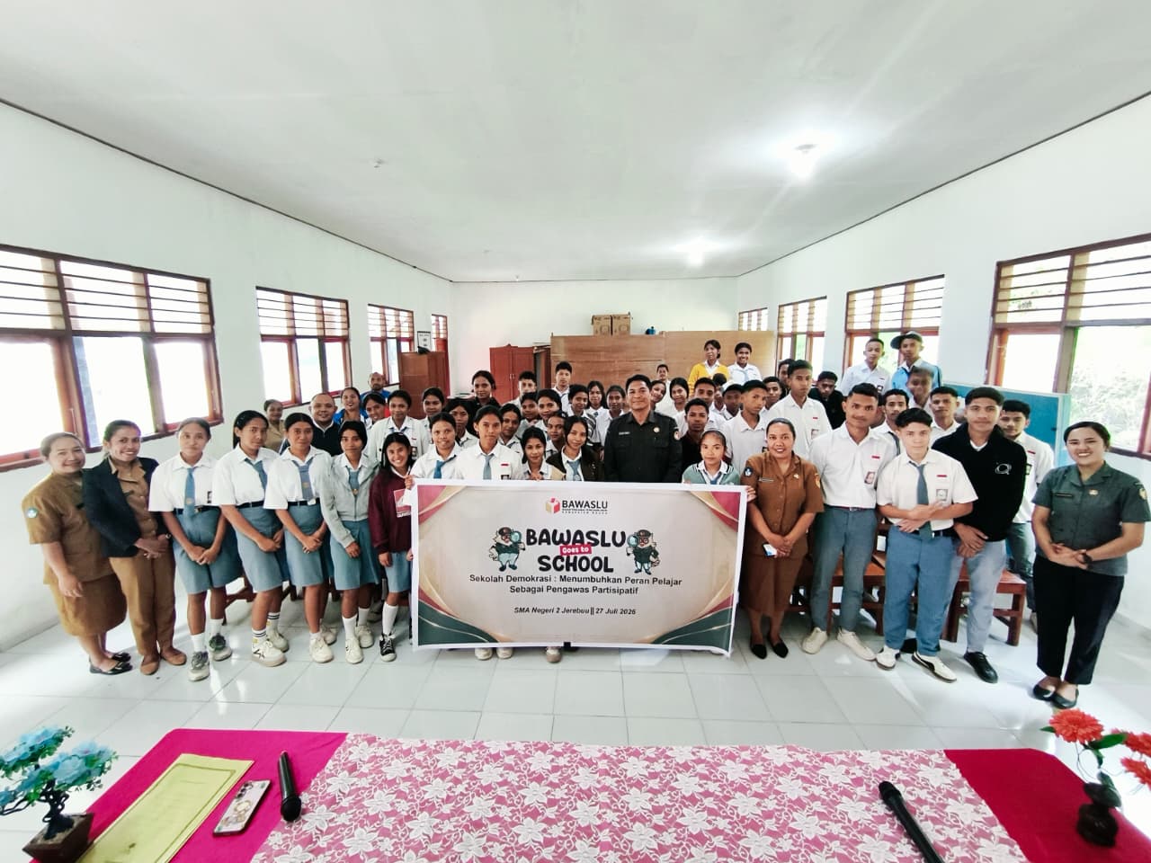 Bawaslu Kabuapten Ngada Goes to School di SMAN 2 Jerebuu