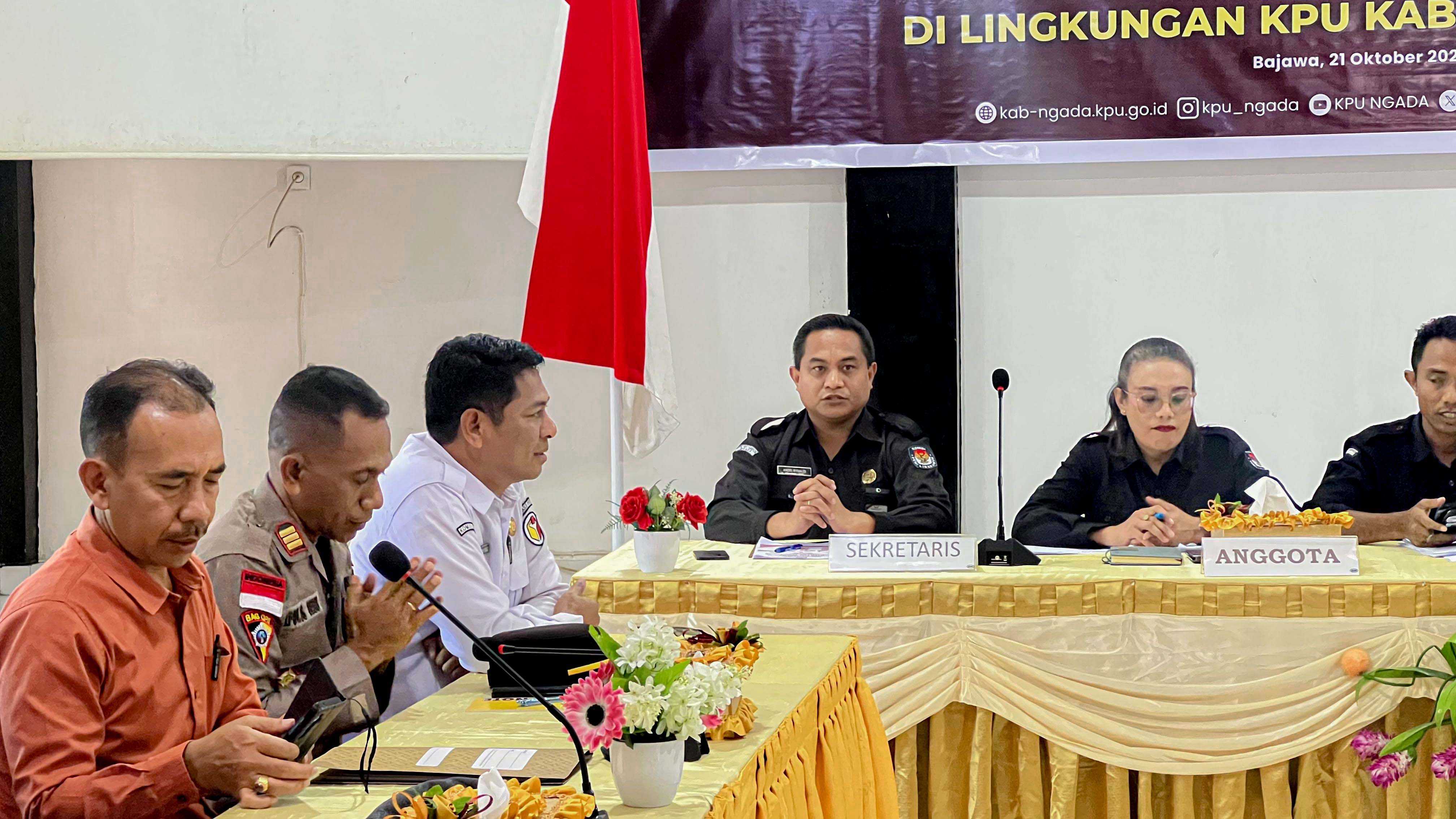 Bawaslu Ngada Hadiri Forum Konsultasi Publik 9 Standar Pelayanan Kpu Kabupaten Ngada