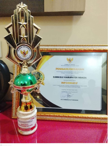 Bawaslu Ngada Raih Predikat “Informatif” dari Komisi Informasi Provinsi NTT