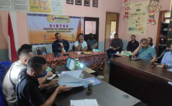 Dua Wartawan Beri Materi Bimtek Peliputan Dan Penulisan Berita