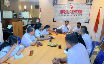 Perkuat kompetensi dalam layanan advokasi hukum, Bawaslu Ngada Gelar Rapat Layanan Bantuan Hukum