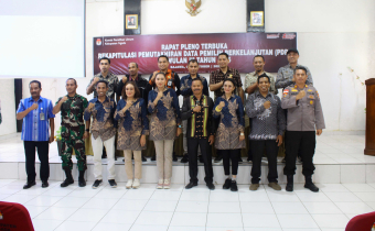 Bawaslu Ngada Awasi Rapat Pleno Terbuka Rekapitulasi PDPB Triwulan III Tahun 2025