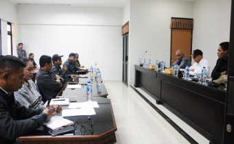 Rapat Kerja Bawaslu Ngada Bersama Komisi II DPRD Kabupaten Ngada